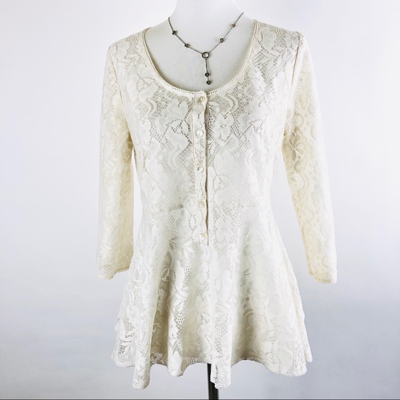 Free People Tops - 🦩Free People lace peplum top 5/$25 SALE!